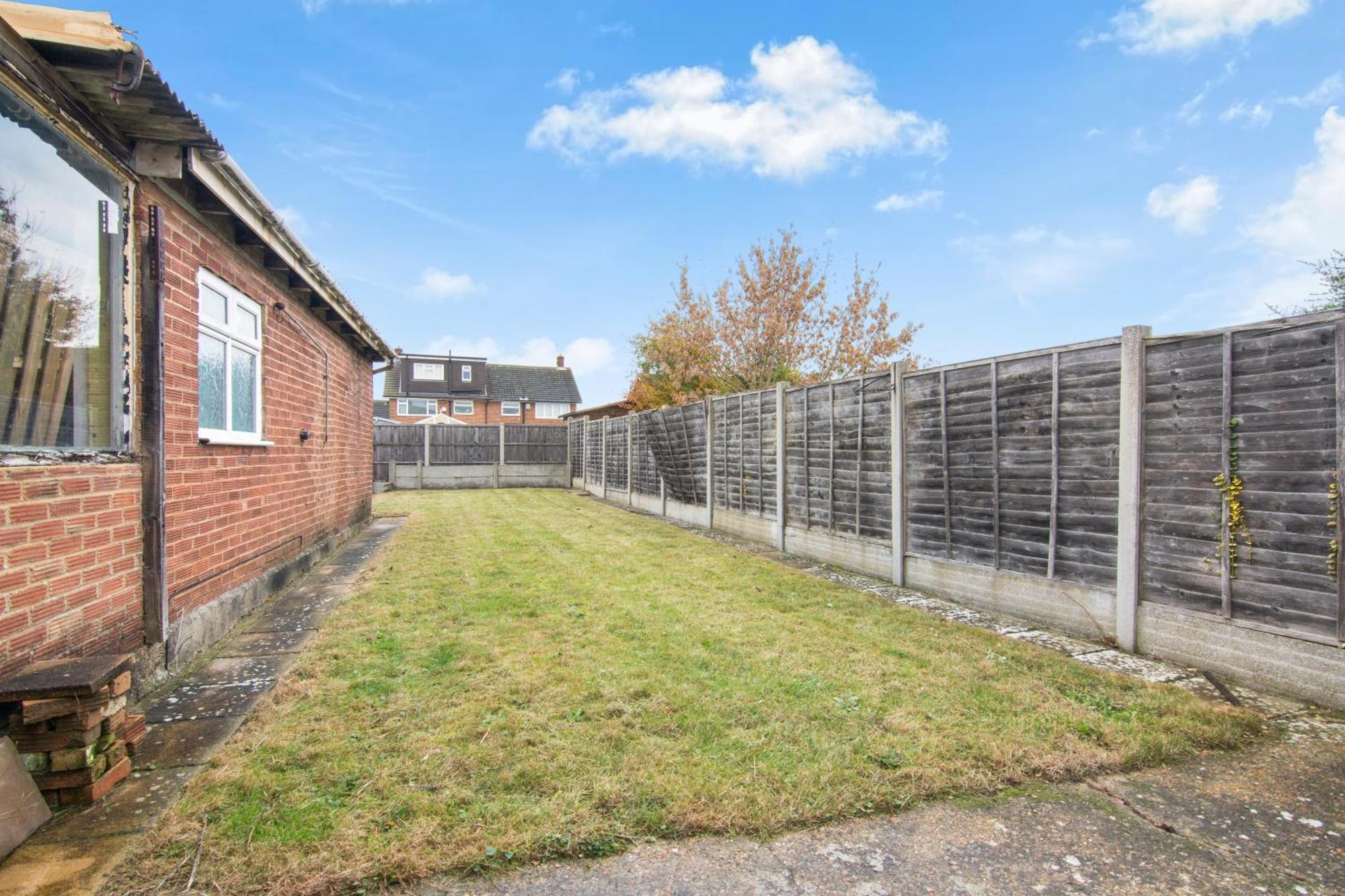 Onsitestays - Spacious 3 Bed House With Garden, Wifi & 4 Plus Parking Gravesend Zewnętrze zdjęcie